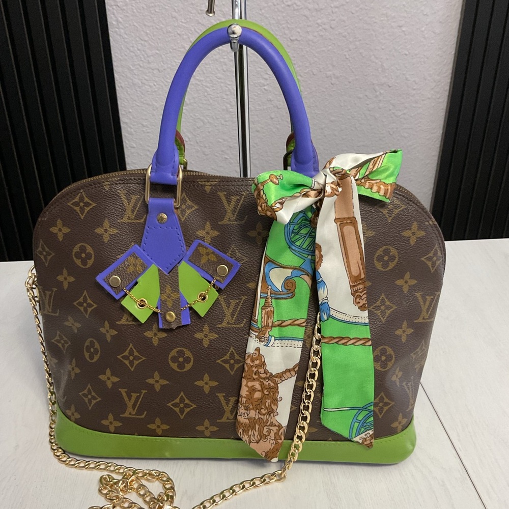 Louis Vuitton Bag - Picture 15 of 16